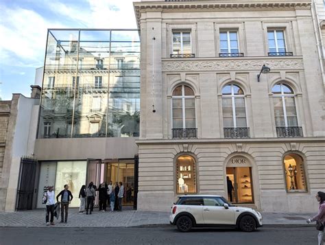 can you visit la galerie dior.